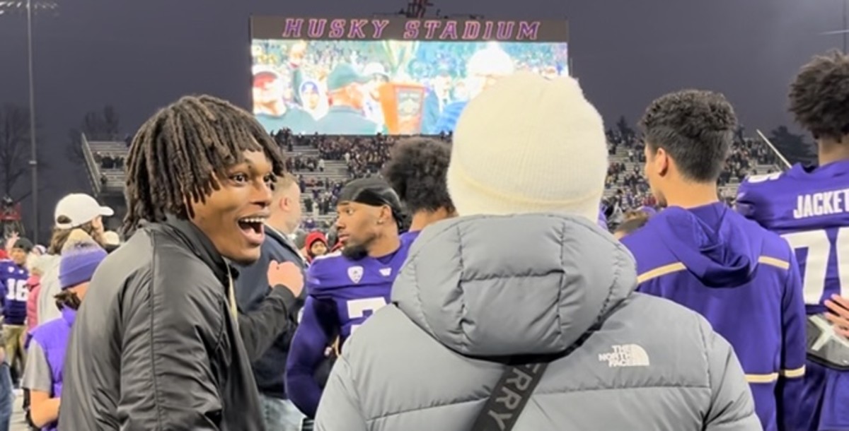 Aaron Butler on an unofficial visit to Washington on Nov. 25.